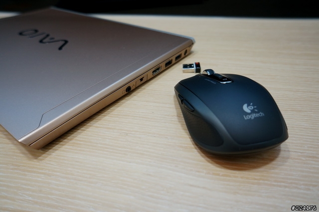 [開箱] 金色燦爛 ─ 橫跨太平洋的藝術極致 VAIO Z13 (美版)