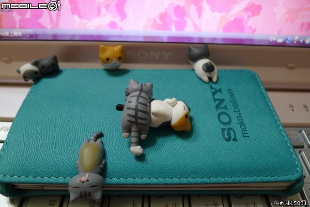 [相機室內外試拍] XPERIA TX開箱、Niconico貓耳塞拆封文、Ferrari 交接功成身退..感謝你!