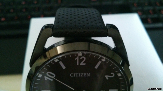 [分享] 新款CITIZEN Eco-Drive 星辰 光動能 AW0015-08E IP黑水晶玻璃皮帶腕錶 純圖開箱