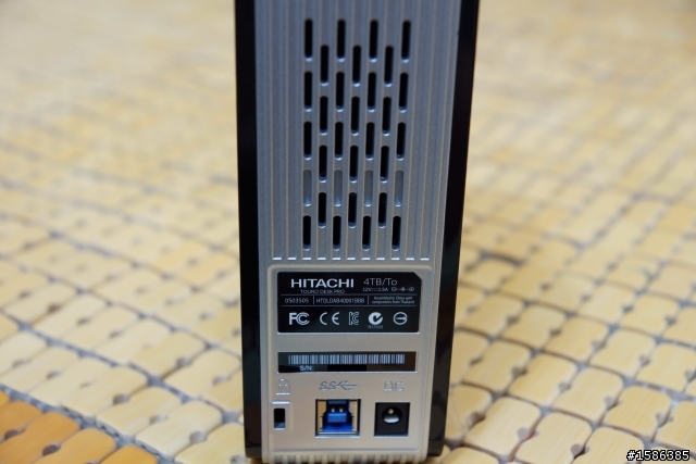 [簡單開箱] 日立4TB TOURO DESK PRO USB3.0外接硬碟