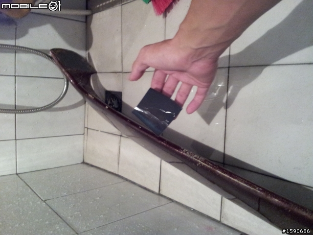 DIY 安裝尾翼 (照片很差,慎入)