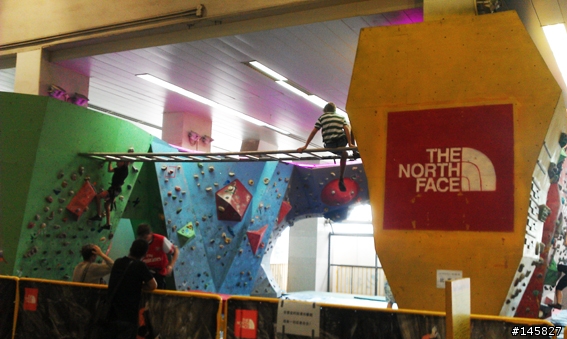 上海體育館內的THE NORTH FACE