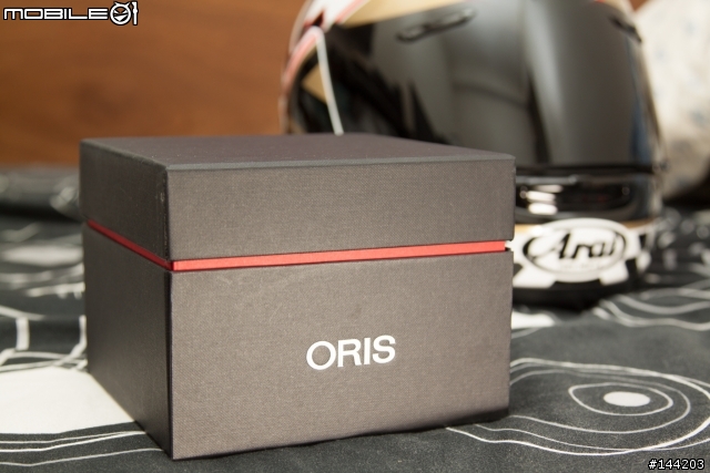[開箱]2012.09.17 Oris Aquis【鈦】專業500米小秒針潛水機械腕錶-黑/46mm