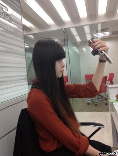 [分享]女王愛的隨身輕薄翻轉螢幕自拍機BENQ G1(圖多)