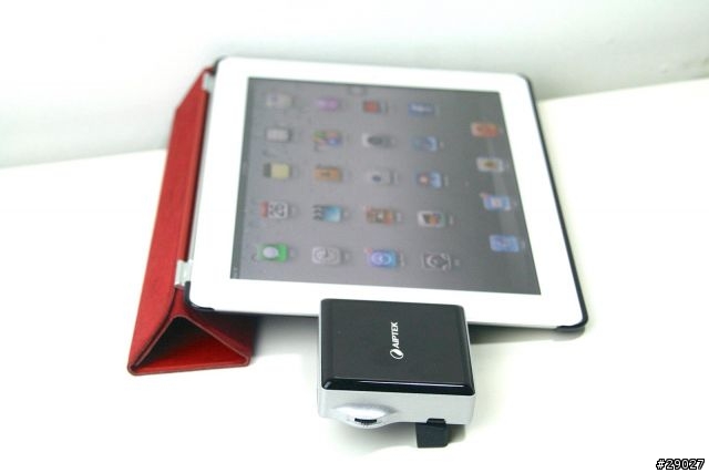 輕巧全能的 iDevices 微投影 i50D