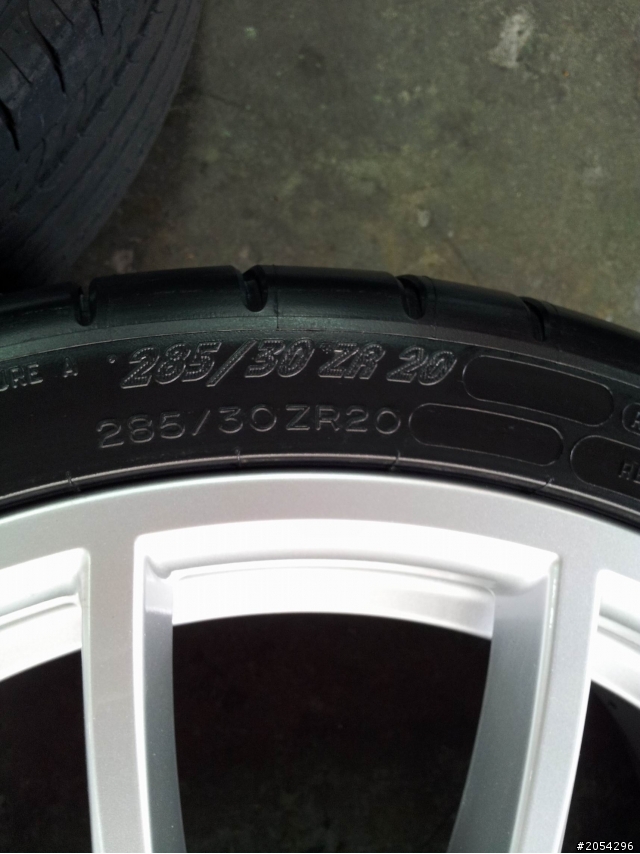 升級20吋原廠 V-SPOKE 框+ 米其林 PSS 255/35/20  , 285/30/20