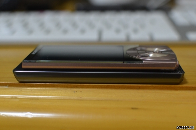 [微開箱]Sony NW-F807/S Gun Metallic Silver限定版