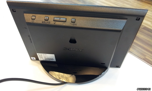 [簡單開箱文] SONY S-Frame DPF-C700 數位相框