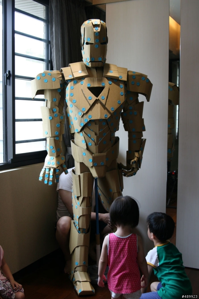 鋼鐵人 MARK VI 1:1 模型製作過程分享 – 紙箱手創 DIY