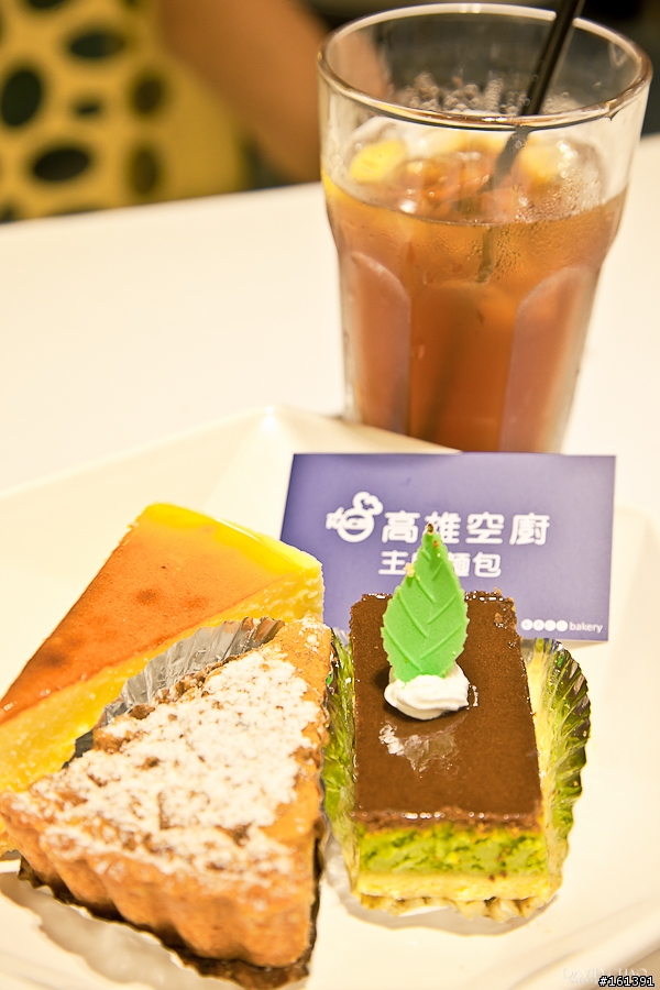 [食記]高雄空廚-主廚麵包午茶吃到飽-高雄十全店