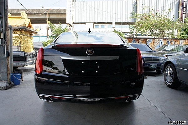 台灣竟然有Cadillac XTS!!!