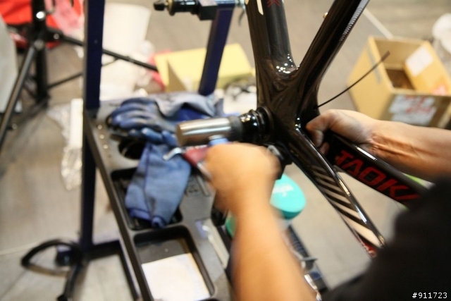 道卡斯TAOKAS STRIKER SL+STARBIKE輪組開箱 同好也一起來簽到