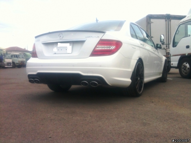 不專業的開箱AMG C63 (第一次開箱)