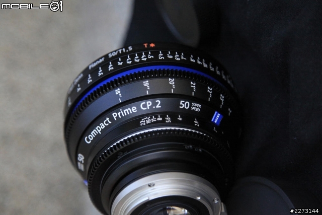 [開箱] Manfrotto 755CX3+MH055M8-Q5搭配Zeiss CP.2