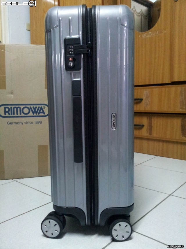 [簡單分享]RIMOWA 890.63之救命啊!箱子被鯊魚咬到了~
