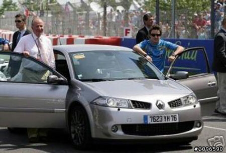 F1車手Vettel 開 INFINITI FX，那舒米、小黑和其他車手呢？