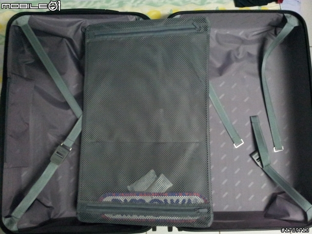 [簡單分享]RIMOWA 890.63之救命啊!箱子被鯊魚咬到了~