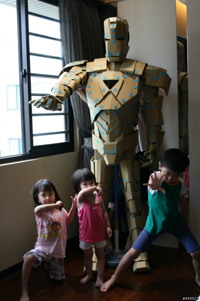 鋼鐵人 MARK VI 1:1 模型製作過程分享 – 紙箱手創 DIY