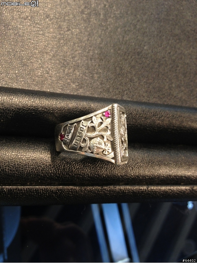 [非開箱文] ATT Justin Davis 的店長通知我有興趣的展示品！ 唉，又要來毒我了，所以我也毒大家好了！