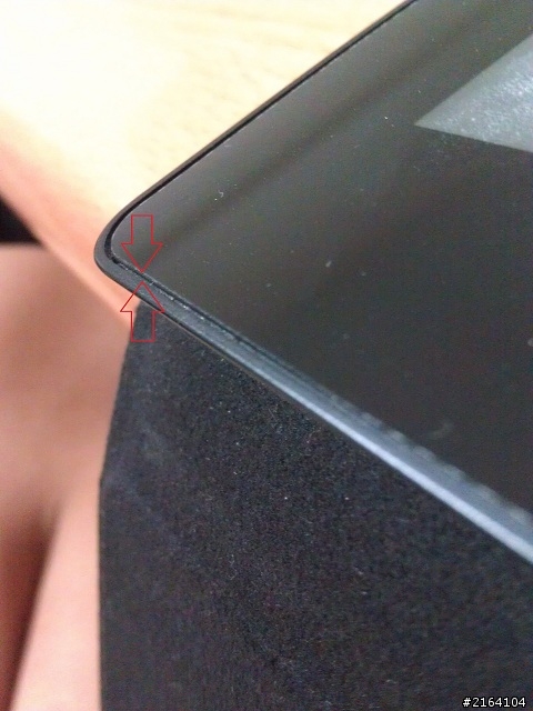 sony Xperia Tablet S 螢幕邊有隙縫