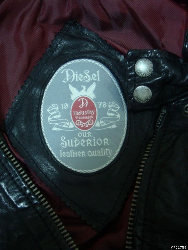 終於下手皮衣了~(diesel )