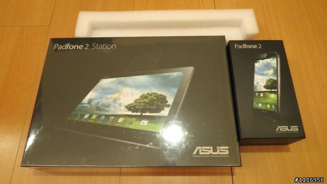 [開箱圖片]我終於收到Padfone2 64G了!!!