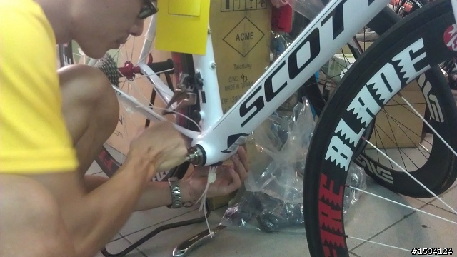 應該是全台首發的2013年  SCOTT FOIL 10