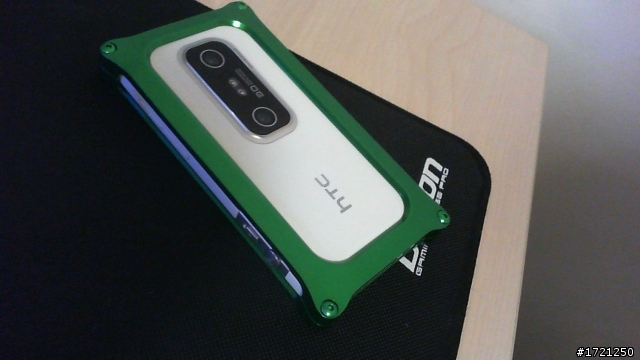 我把我的evo 3d換成白色了