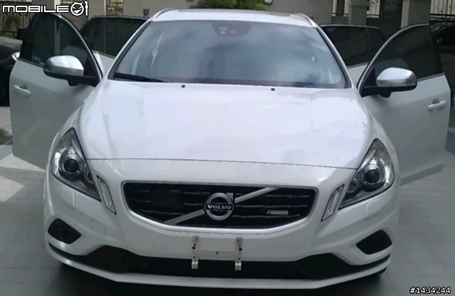 2013 VOLVO V60 T5 R-DESIGN 裸奔開箱(極地白)