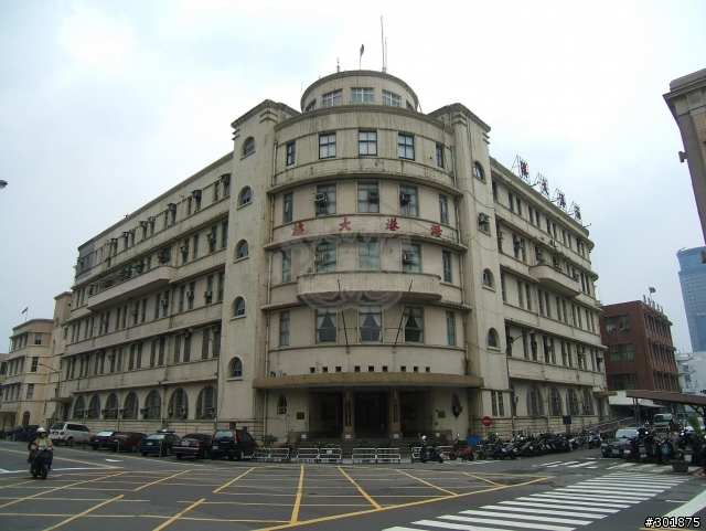 新基隆港務大樓是在西四>西六。那東岸那個舊舊的會拆嗎?