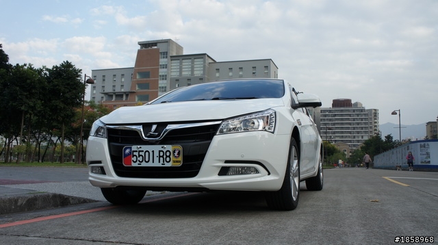 [開箱] 未來.全面解析LUXGEN 5 Sedan開箱報告1