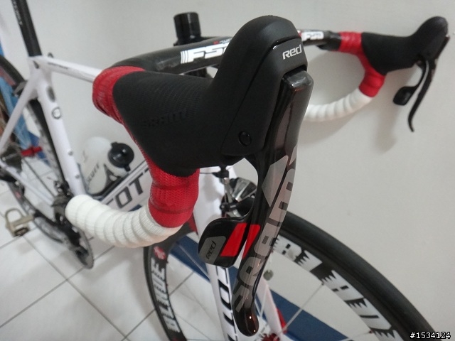 應該是全台首發的2013年  SCOTT FOIL 10