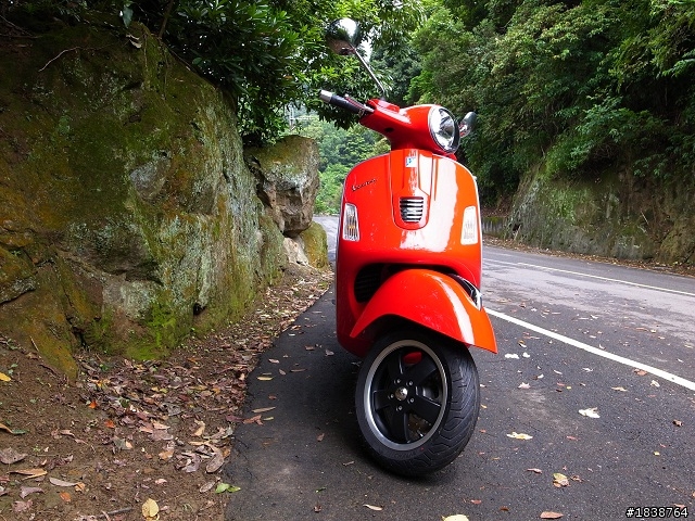等了很久的vespa GTS300 終於到了