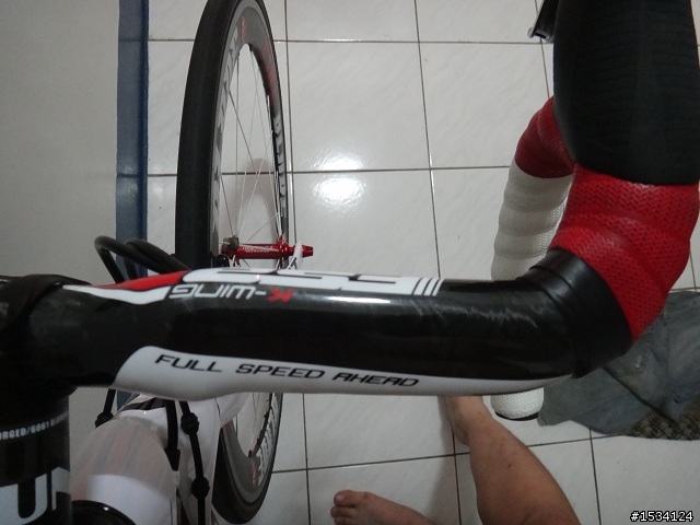 應該是全台首發的2013年  SCOTT FOIL 10