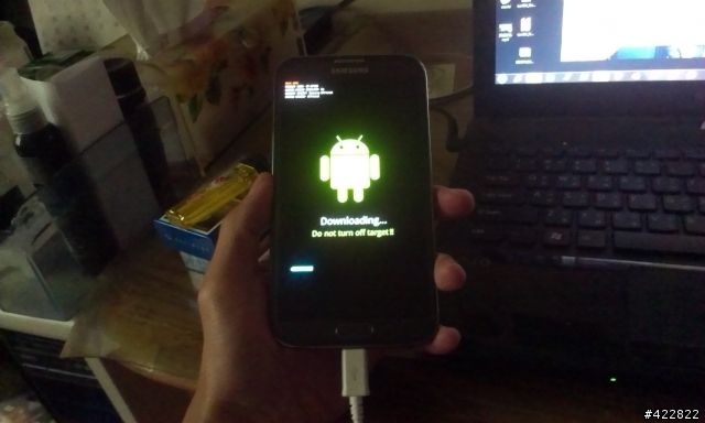 由專人預購的NOTE2鈦灰色