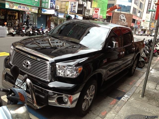台北市看到的toyota車
