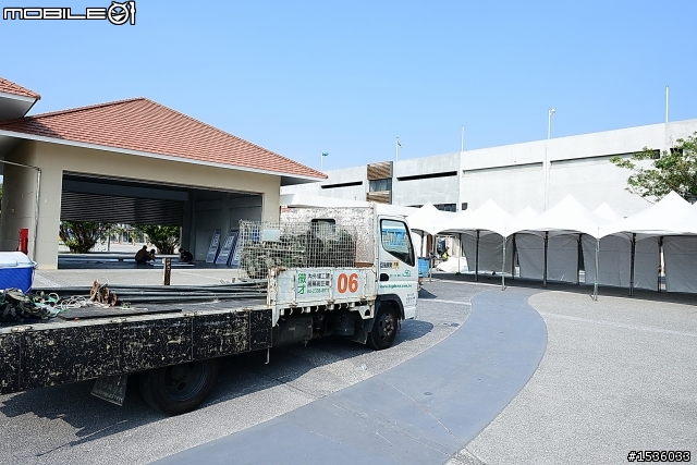 酷炫車技，精彩大鵬：Luxgen S5已開好幾箱了，只好搶大鵬灣車主活動第一名。