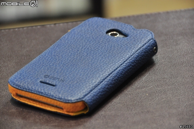 ２０１２－１０－２７更新！！！異種皮套移植！！ PadFone2衣服長期分享