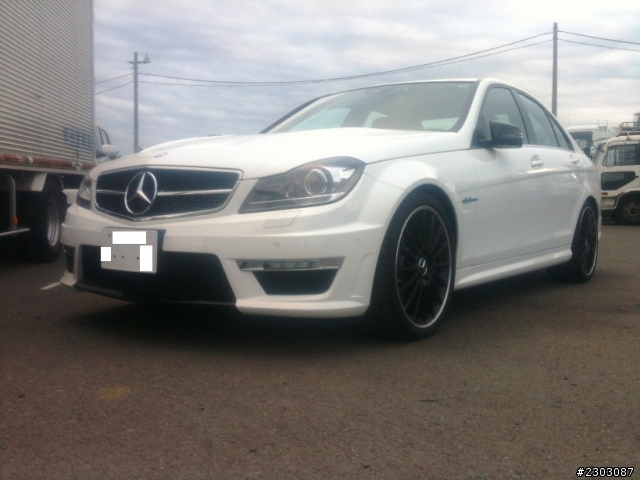不專業的開箱AMG C63 (第一次開箱)