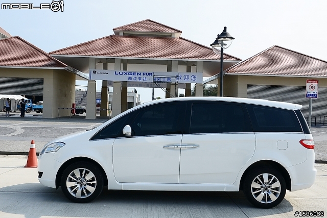 酷炫車技，精彩大鵬：Luxgen S5已開好幾箱了，只好搶大鵬灣車主活動第一名。