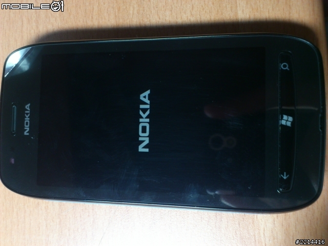 在錯的時機買到對的手機       lumia710  簡單開箱
