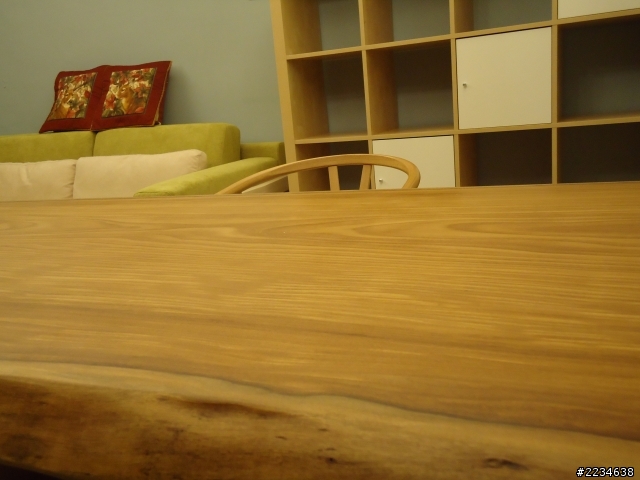 小小角落開箱_柚木桌  燈  沙發 和書櫃吧