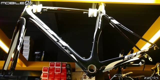 [組裝分享] 2012 Carrera Veleno ISP Road Bike……消鈦黑鷹的展翅翱翔記
