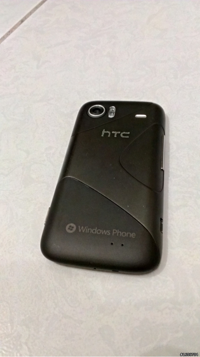 我的第一次開箱 獻給HTC J (好緊張)