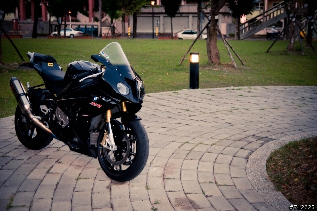 【補開箱】BMW S1000RR 黑暗騎士版