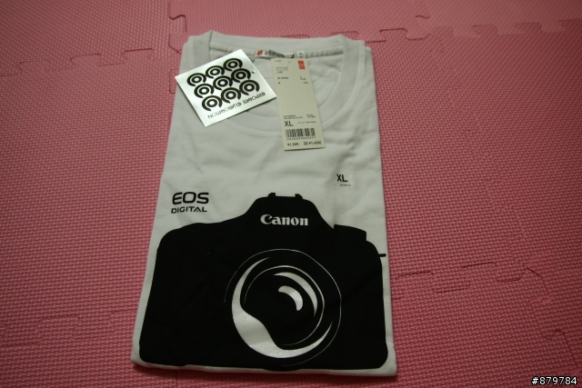 活動贈品開箱!!Canon特映會送的Uniqlo T恤