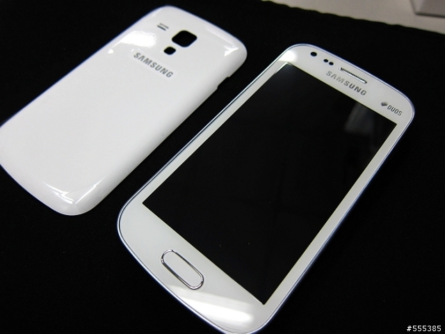 Samsung Galaxy S Duos S7562 雙卡手機-開箱