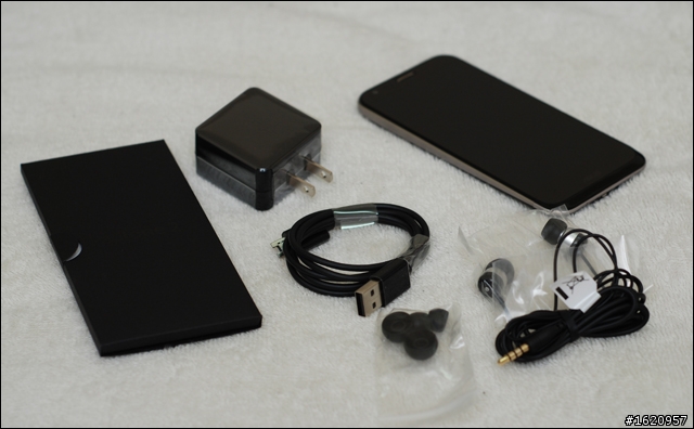 [分享] Padfone 2開箱+操作影片2枚…