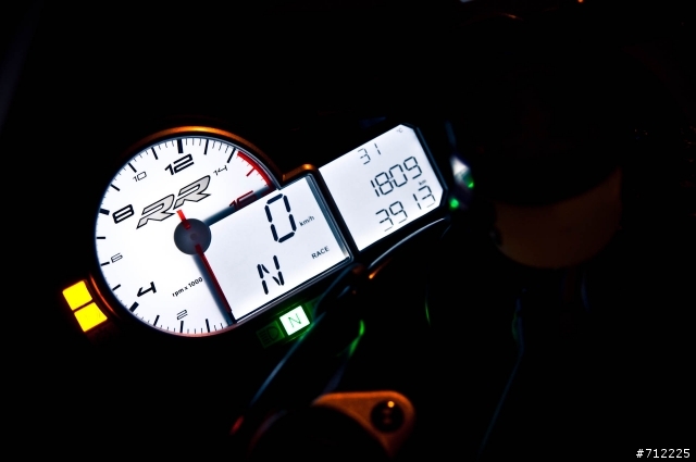 【補開箱】BMW S1000RR 黑暗騎士版