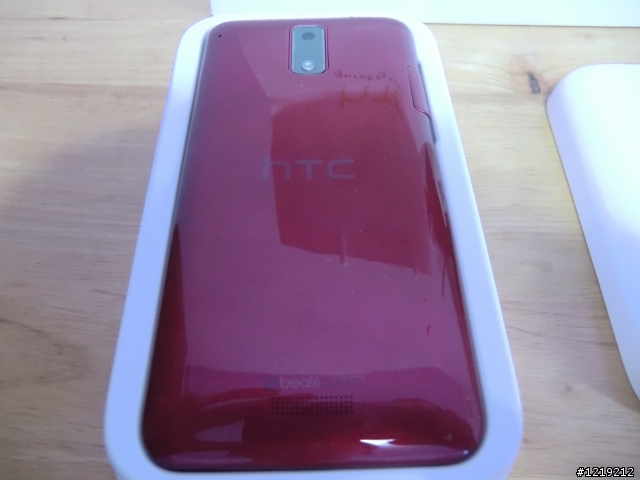 超簡易開箱...HTC J 紅